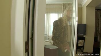 Come And Fill My Fully Clothed Hole Screencap 1 on www.sinx.com