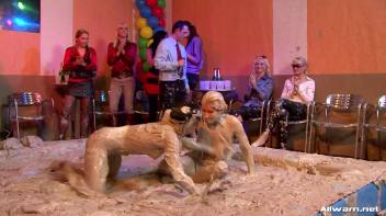 Rihanna and Vanessa Dish Out The Mud Screencap 62 on www.sinx.com