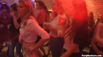 Party Hardcore Gone Crazy Vol. 37 Part 4 - Cam 4 Screencap 28 on www.sinx.com