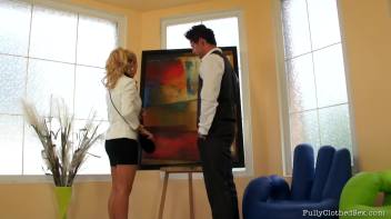 These Babes Know Fine Art When They See It Screencap 1 on www.sinx.com