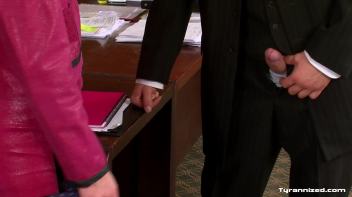 Sexy Secretary Screencap 32 on www.sinx.com