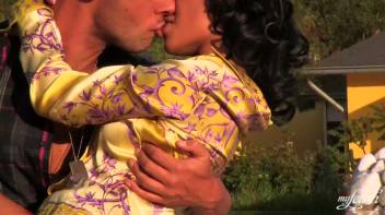 Pool Boy Knows How To Handle a Bitchy Customer Screencap 56 on www.sinx.com