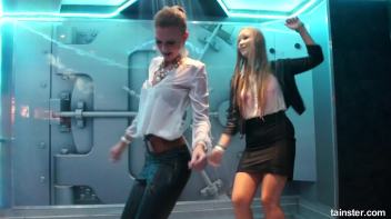 Wetness everywhere and happiness guaranteed Screencap 14 on www.sinx.com