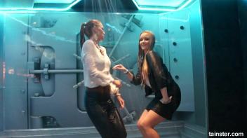 Wetness everywhere and happiness guaranteed Screencap 18 on www.sinx.com