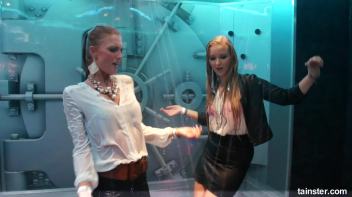 Wetness everywhere and happiness guaranteed Screencap 19 on www.sinx.com