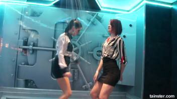 Wetness everywhere and happiness guaranteed Screencap 3 on www.sinx.com