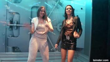 Wetness everywhere and happiness guaranteed Screencap 31 on www.sinx.com