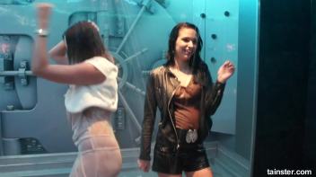 Wetness everywhere and happiness guaranteed Screencap 34 on www.sinx.com