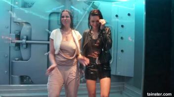 Wetness everywhere and happiness guaranteed Screencap 43 on www.sinx.com