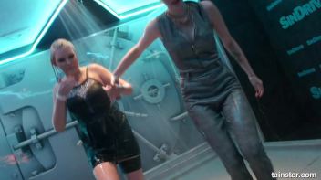 Wetness everywhere and happiness guaranteed Screencap 59 on www.sinx.com