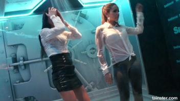 Wetness everywhere and happiness guaranteed Screencap 60 on www.sinx.com