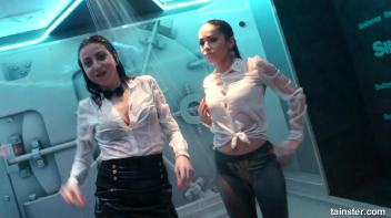 Wetness everywhere and happiness guaranteed Screencap 64 on www.sinx.com