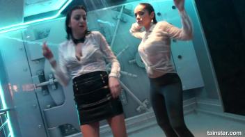 Wetness everywhere and happiness guaranteed Screencap 73 on www.sinx.com