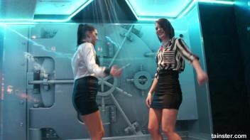 Wetness everywhere and happiness guaranteed Screencap 8 on www.sinx.com