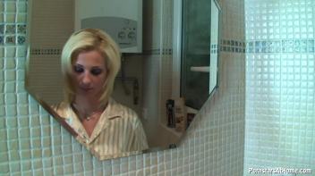 Bathroom Bangers Screencap 3 on www.sinx.com