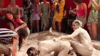 Hard-Bodied Babes Enter The Mud Pit Screencap 17 on www.sinx.com