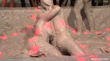 Bloused Babes In Brutal Battle Screencap 92 on www.sinx.com