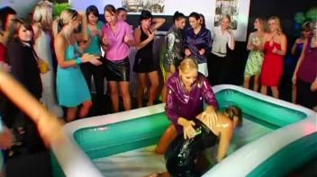 Head To Head In The Oil Pit Screencap 13 on www.sinx.com