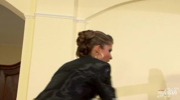 Nothing Like a Good Fuck Bribe Screencap 14 on www.sinx.com