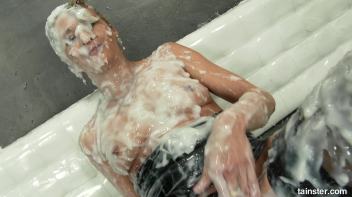 White messy bathroom experience Screencap 100 on www.sinx.com