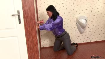 Kety's Insane Pearl Necklace Screencap 10 on www.sinx.com