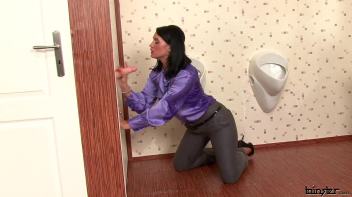 Kety's Insane Pearl Necklace Screencap 13 on www.sinx.com