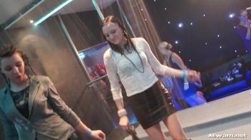 Shake It Shower Show Screencap 13 on www.sinx.com