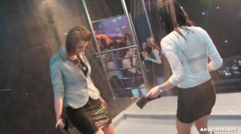 Shake It Shower Show Screencap 2 on www.sinx.com