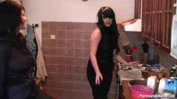 Eurobabes Just Don't Know How To Bake... Screencap 6 on www.sinx.com