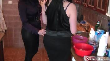 Eurobabes Just Don't Know How To Bake... Screencap 9 on www.sinx.com