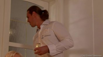 Beautiful Birthday Piss Surprise Screencap 1 on www.sinx.com