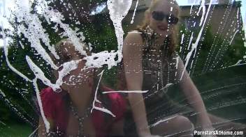 Eurobabes Take Car Washing Very Seriously Screencap 42 on www.sinx.com