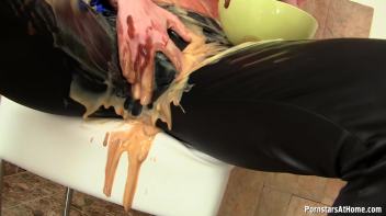 Pudding Pussy Screencap 31 on www.sinx.com