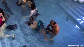 Cougar Crew P3 Screencap 52 on www.sinx.com