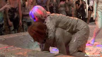 Sharka Blue's Gloriously Muddy Return! Screencap 28 on www.sinx.com