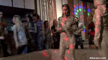 Sharka Blue's Gloriously Muddy Return! Screencap 45 on www.sinx.com