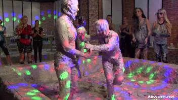 Sharka Blue's Gloriously Muddy Return! Screencap 62 on www.sinx.com