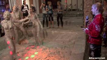 Sharka Blue's Gloriously Muddy Return! Screencap 75 on www.sinx.com