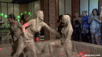 Sharka Blue's Gloriously Muddy Return! Screencap 77 on www.sinx.com
