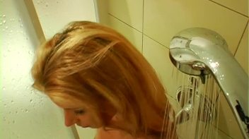 Steamy Wetlook Shower Screencap 19 on www.sinx.com