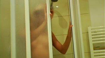 Steamy Wetlook Shower Screencap 3 on www.sinx.com