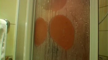 Steamy Wetlook Shower Screencap 30 on www.sinx.com