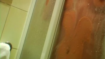 Steamy Wetlook Shower Screencap 37 on www.sinx.com