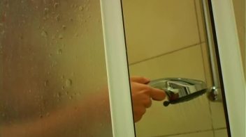 Steamy Wetlook Shower Screencap 4 on www.sinx.com