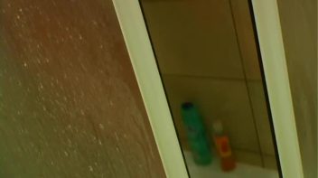 Steamy Wetlook Shower Screencap 43 on www.sinx.com