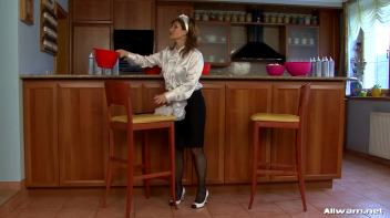 Eggy Snatch Screencap 10 on www.sinx.com