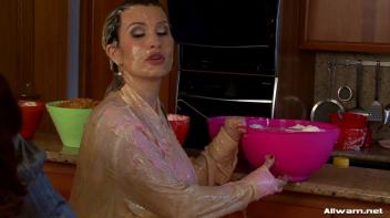 Eggy Snatch Screencap 81 on www.sinx.com