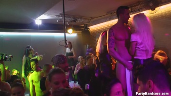 Party Hardcore Gone Crazy Vol. 38 Part 9 - Cam 4 Screencap 98 on www.sinx.com