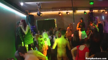 Party Hardcore Gone Crazy Vol. 38 Part 9 - Cam 4 Screencap 8 on www.sinx.com
