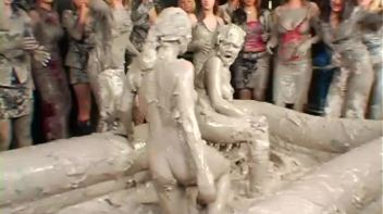 Two Dozen Babes Cheer On The Mud Fight Screencap 81 on www.sinx.com
